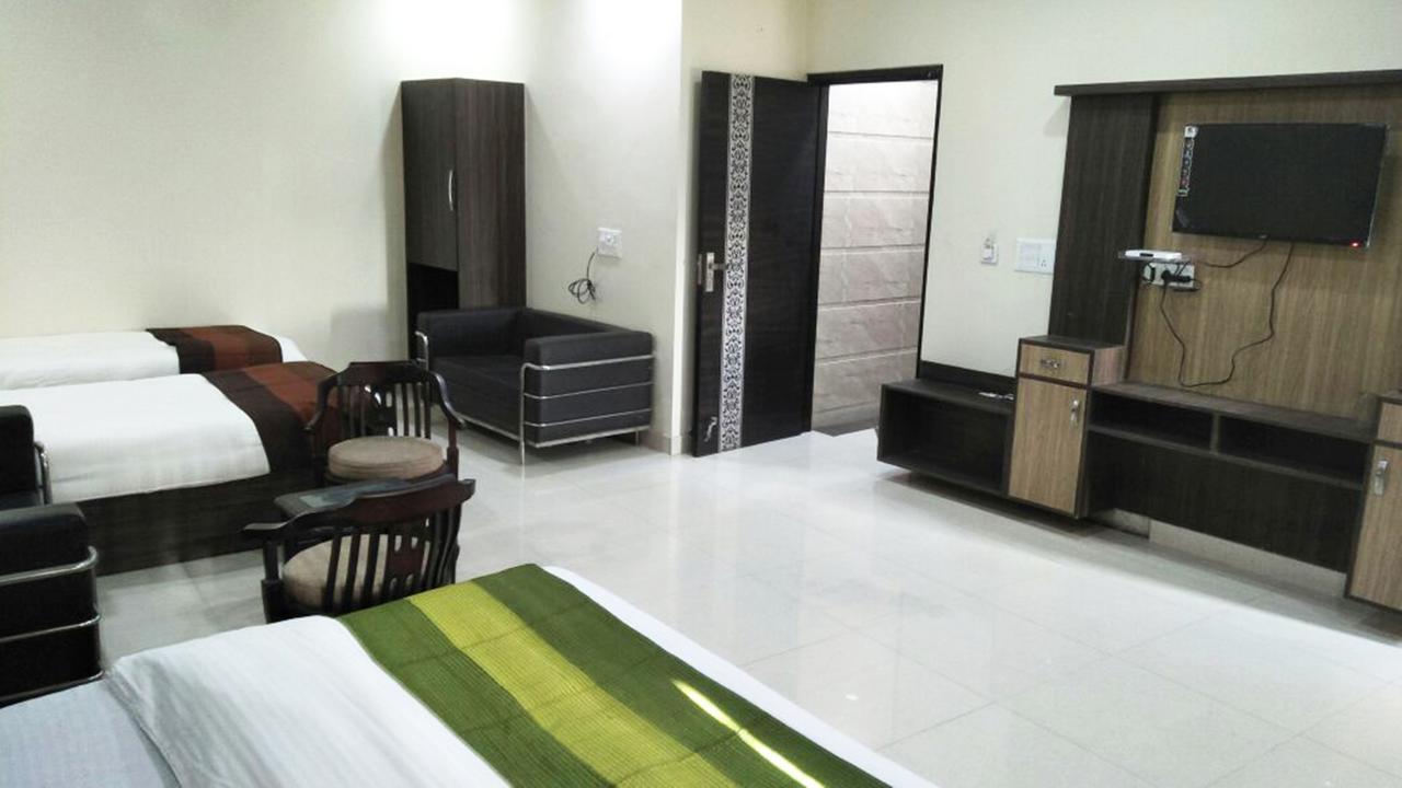 R.S Hotel & Restaurant Amritsar Zewnętrze zdjęcie