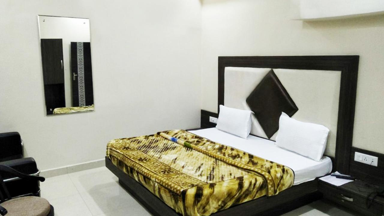 R.S Hotel & Restaurant Amritsar Zewnętrze zdjęcie
